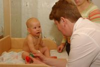 Сколько болят уши при отите у детей